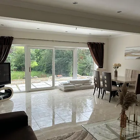 5 Bedroom Detached Family Casa de Férias Earby
