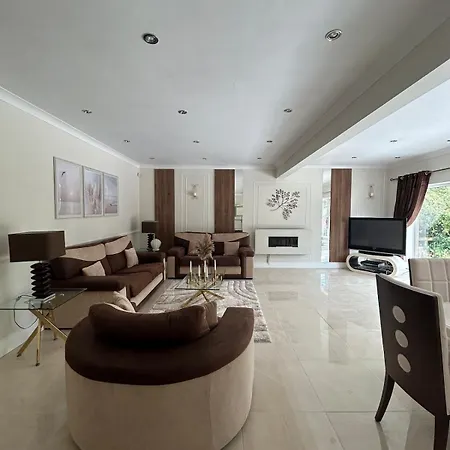 5 Bedroom Detached Family Casa de Férias *