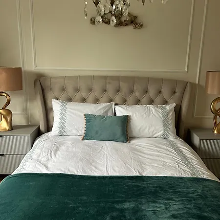 5 Bedroom Detached Family