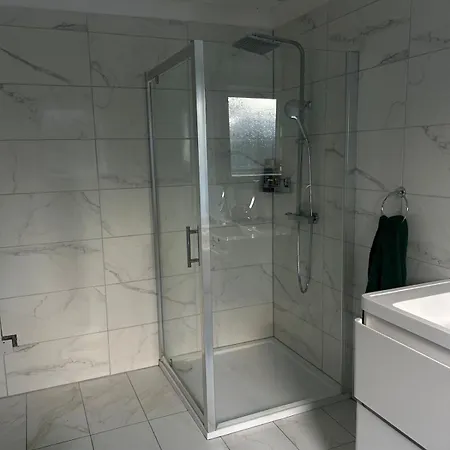 5 Bedroom Detached Family