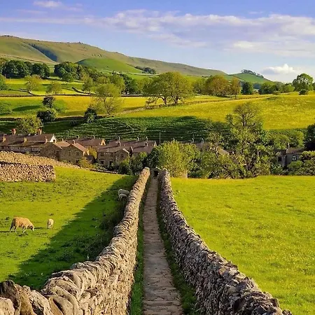 5 Bedroom Detached Family Semesterbostad Earby